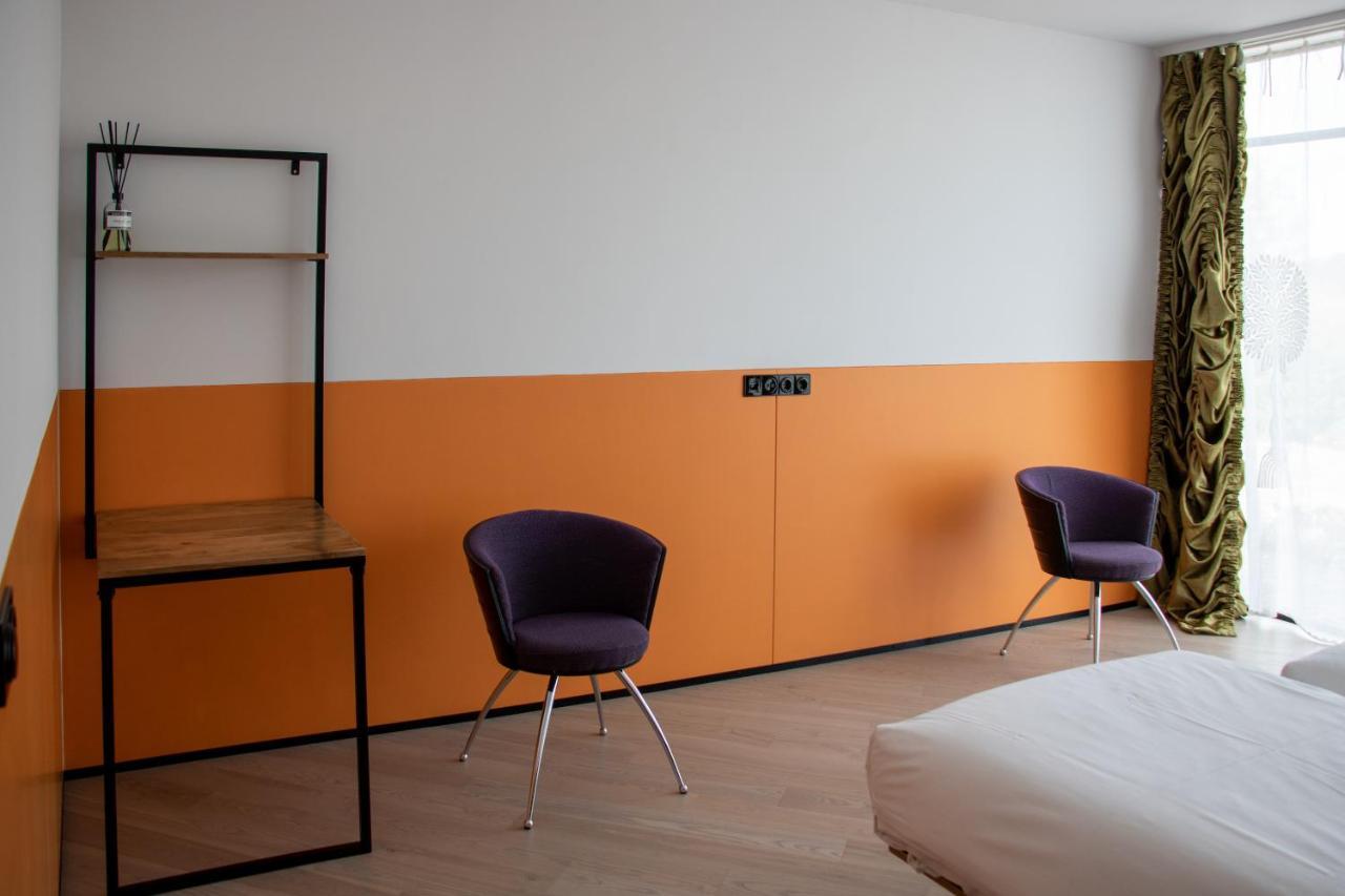 De 6 Linden Boutique Hotel สเลาส์ ภายนอก รูปภาพ