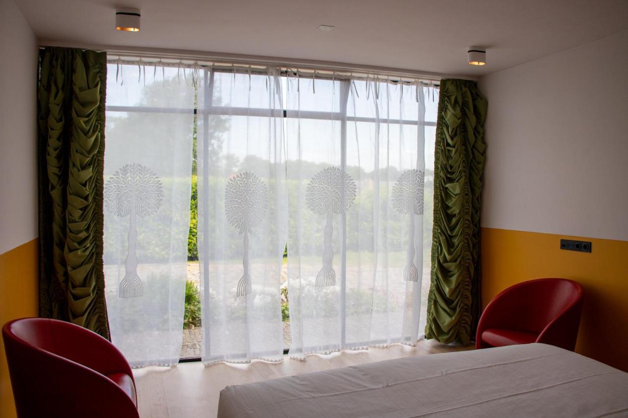De 6 Linden Boutique Hotel สเลาส์ ภายนอก รูปภาพ